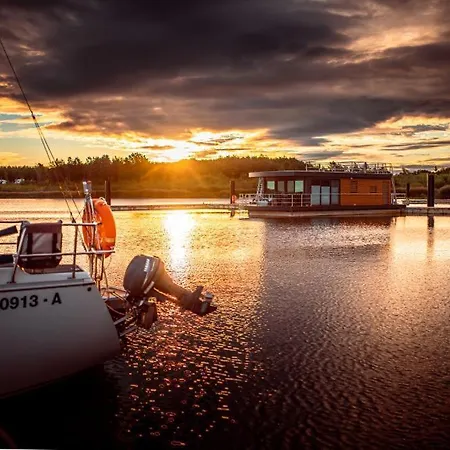 Dom wakacyjny Floatinghouses Baerwalder