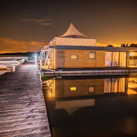 Floatinghouses Baerwalder Holiday home Klitten