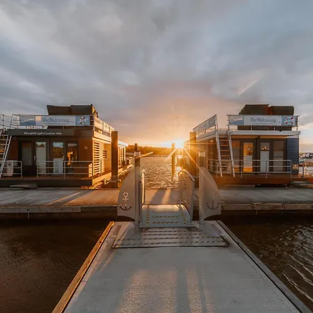 Holiday home Floatinghouses Baerwalder *